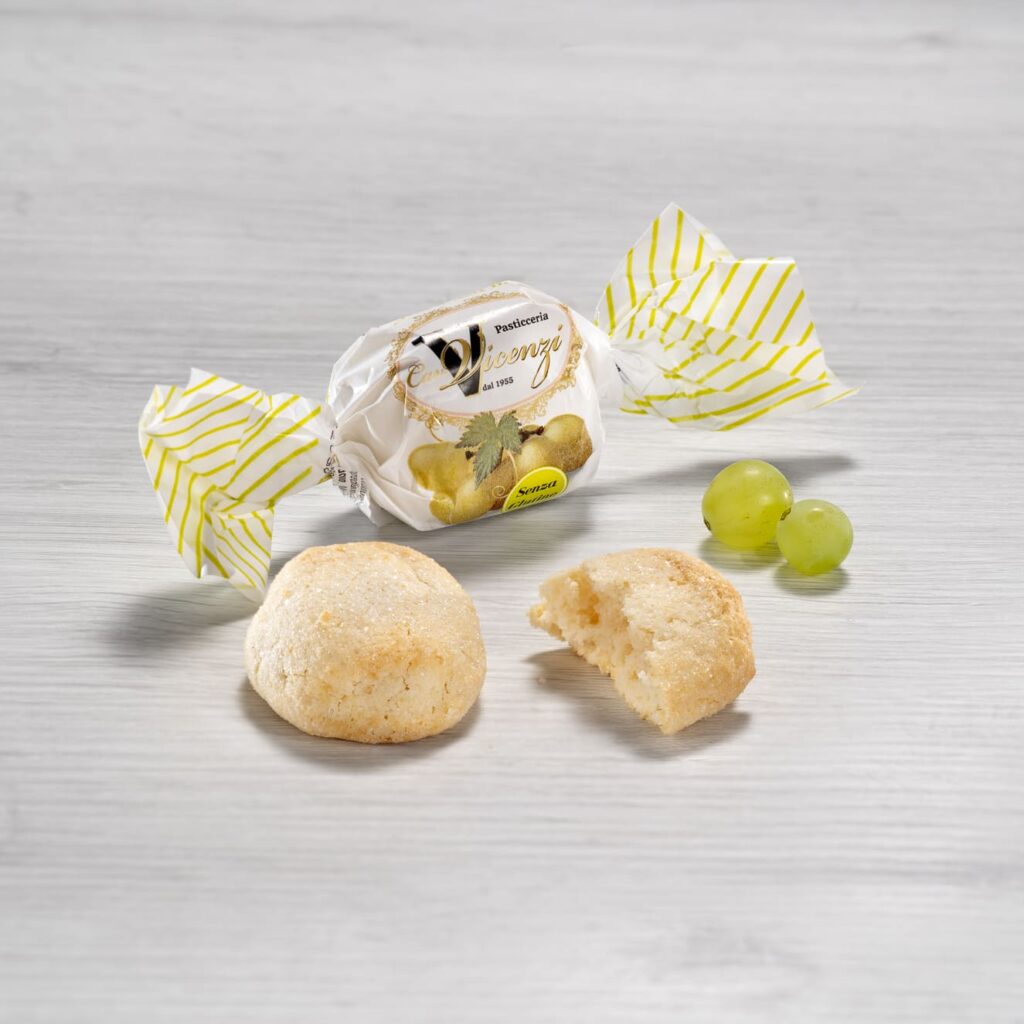 Amaretto di Mombaruzzo al Moscato confezionato in un incarto a caramella